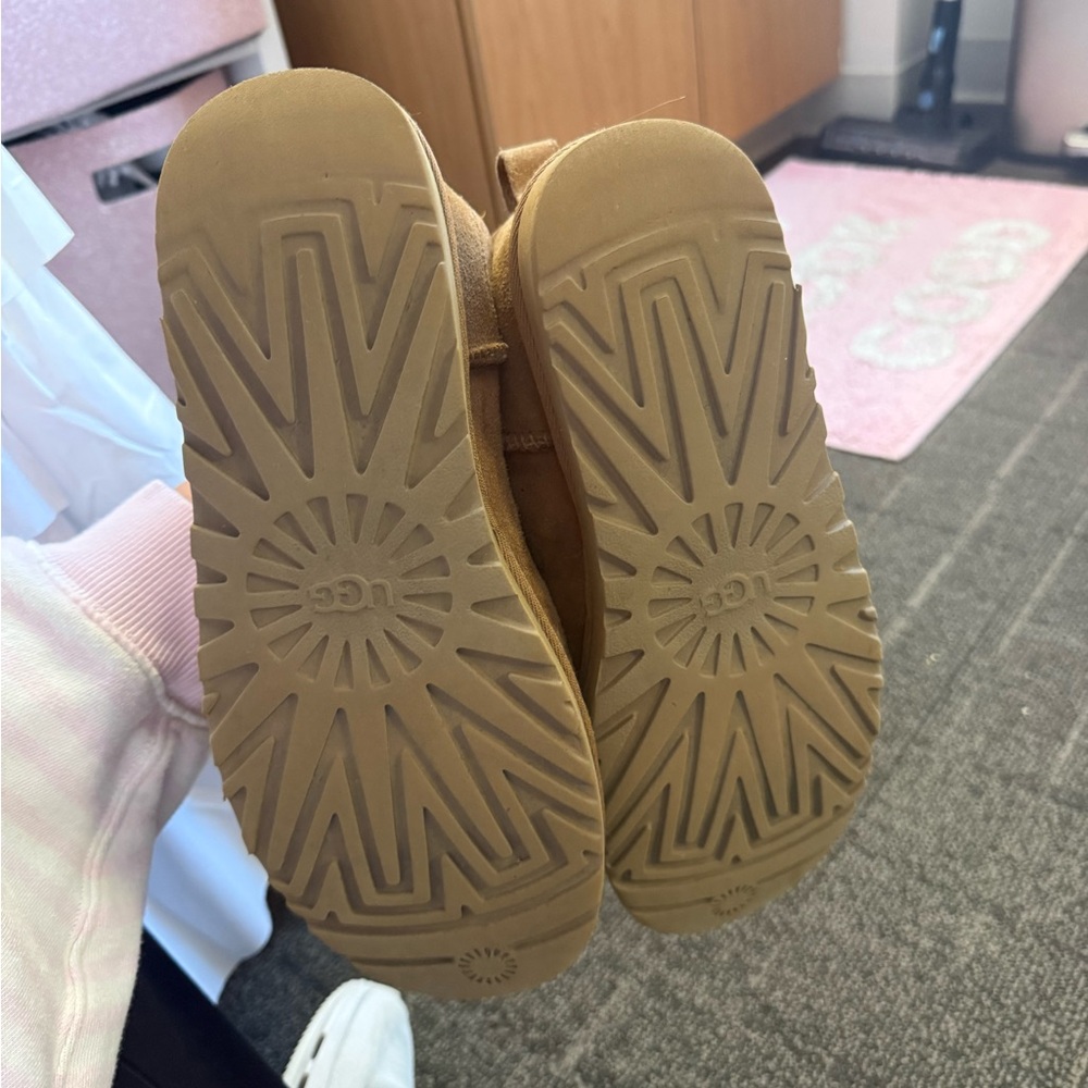 UGG mini chestnut - image 5
